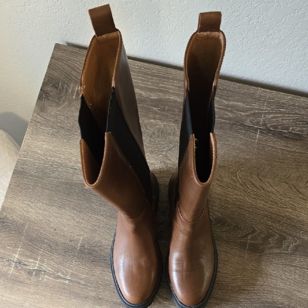 Madewell Brown Leather Heeled Boots with Black Panel - Picture 6 of 11